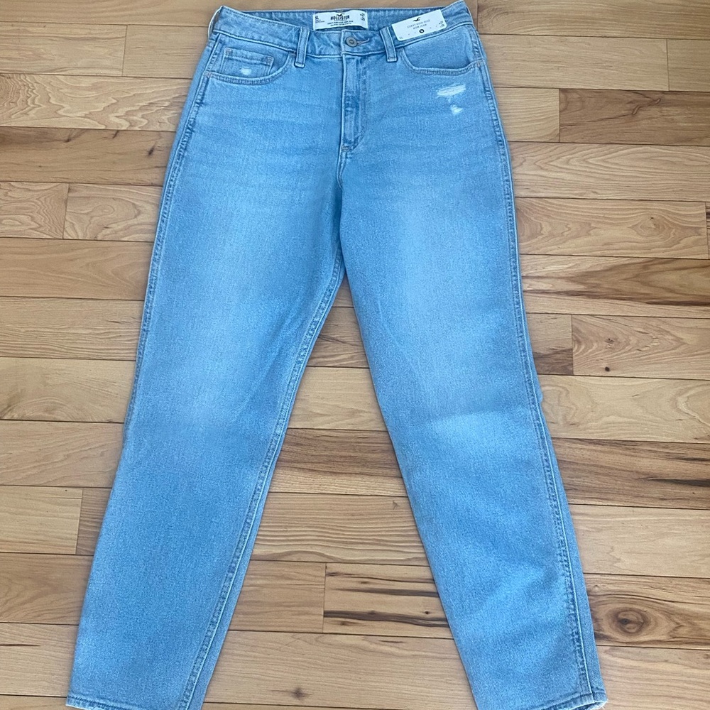 ▪️NWT Curvy High-rise Mom Jeans
